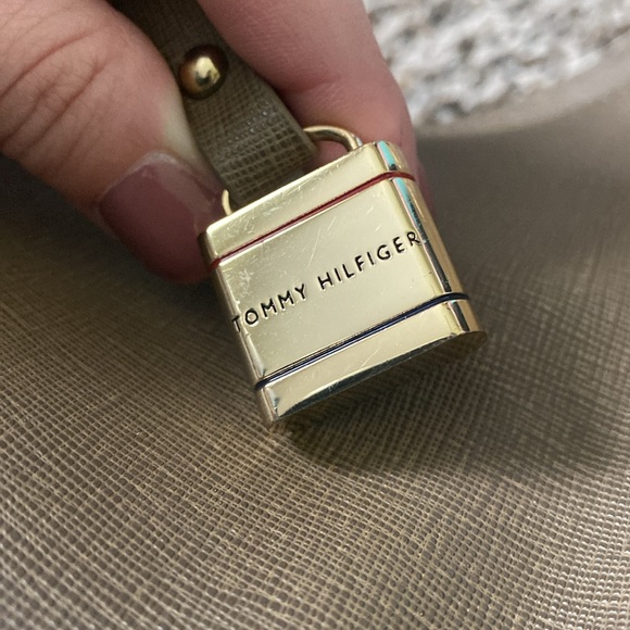 Tommy Hilfiger Large Tote Purse Shoulder Bag - Picture 4 of 12